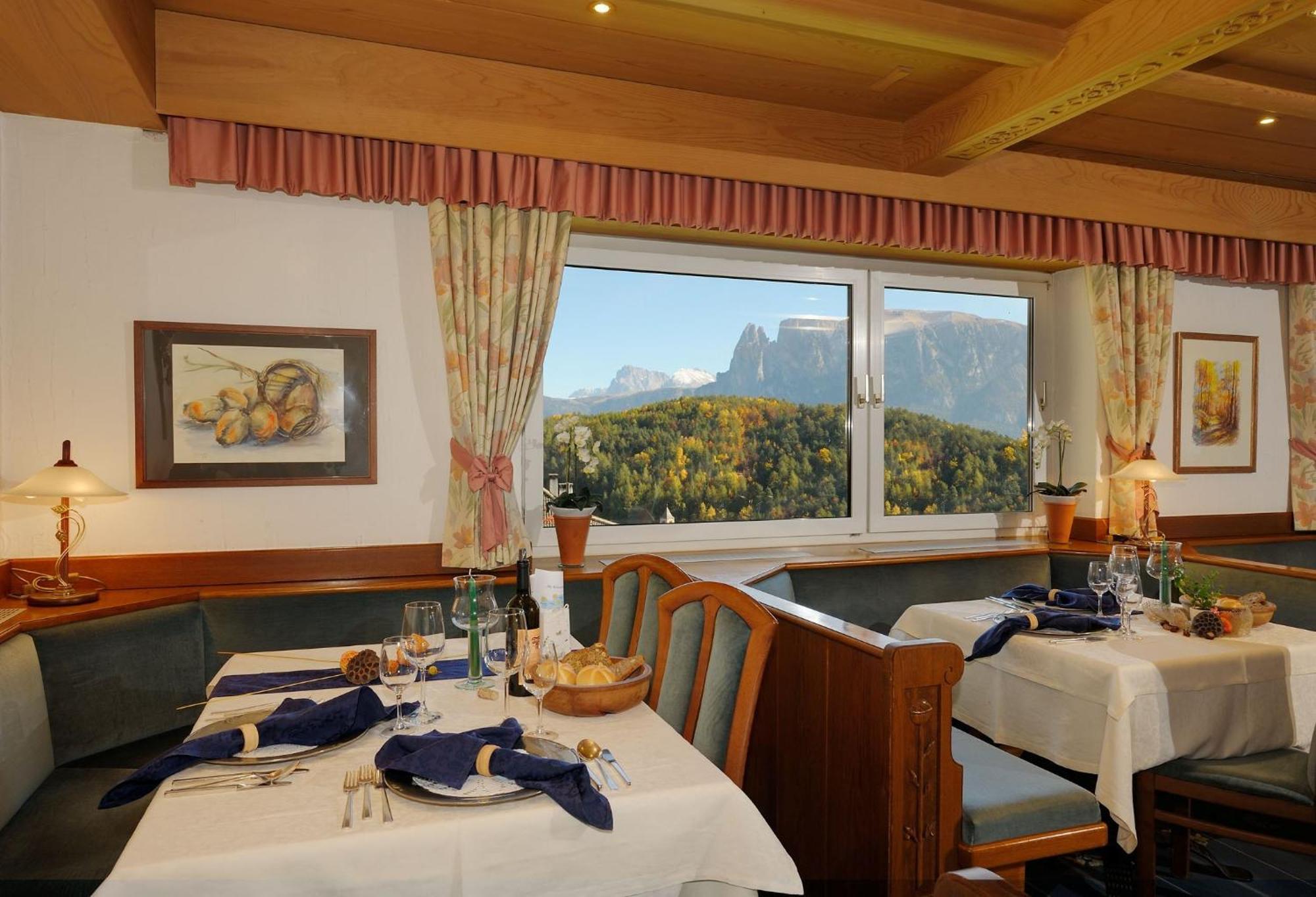 Hotel Dolomitenblick Collalbo Exterior photo